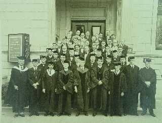 1927 graduating class. Click for enlarged image.